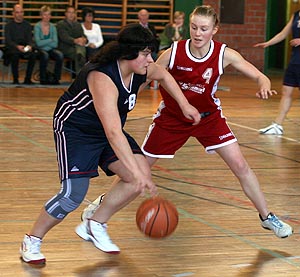 Stephanie Süß (re./USV) / Foto: y4u