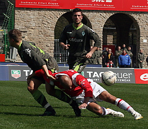 Rockenbach da Silva (re./RWE) / Foto: y4u