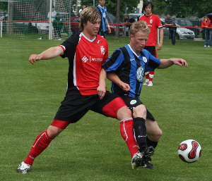 Foto: Julian Börner (li./RWE) / Foto: y4u