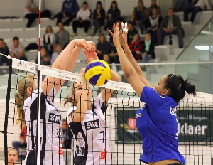 Lisa Breitsprecher (li/Erfurt) Ekaterina Soloninkina (mi/Erfurt)
